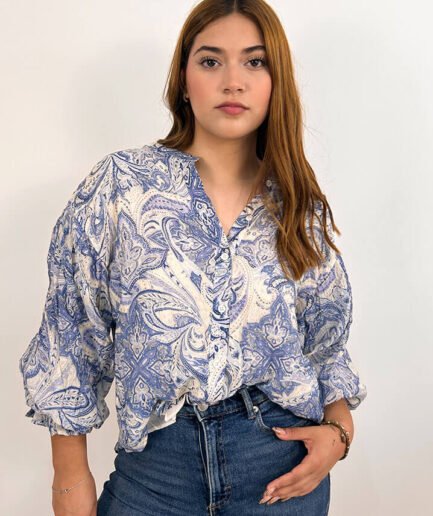 Blusa azul con blanco manga corta abultada