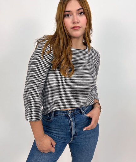 Blusa de manga 3/4 cuadrada