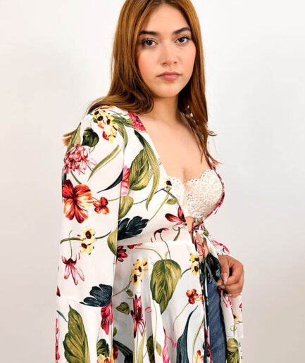 Blusa de colores larga con abertura al frente