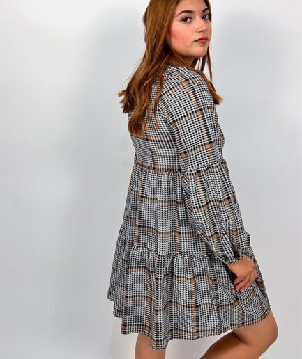 Vestido cuadrado de manga larga