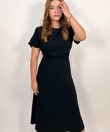 Vestido negro largo de manga corta