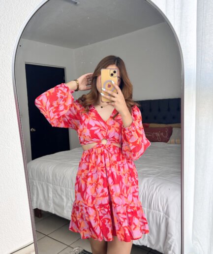 Vestido corto de flores color rosa